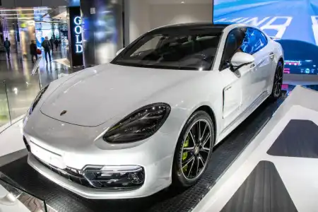 The Best Premium Saloon Vehicles for Winter