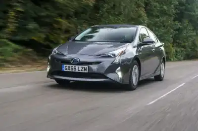 How long does a hybrid car battery last?