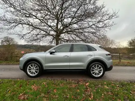 Porsche Cayenne (2023 - )